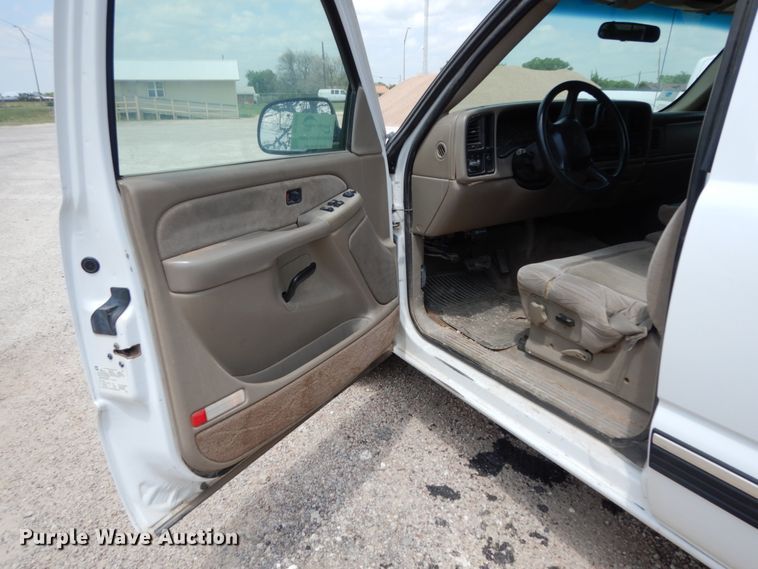 image for item DC2059 2001 Chevrolet Silverado 1500  Ext. Cab pickup truck