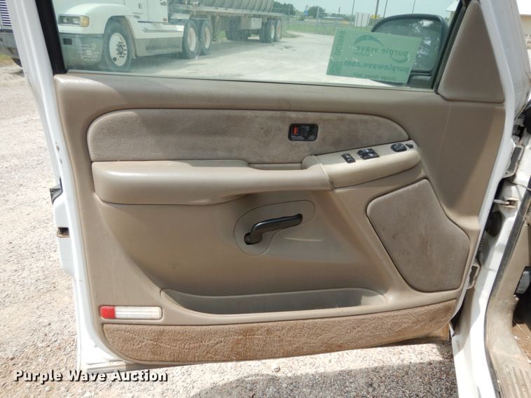 image for item DC2059 2001 Chevrolet Silverado 1500  Ext. Cab pickup truck