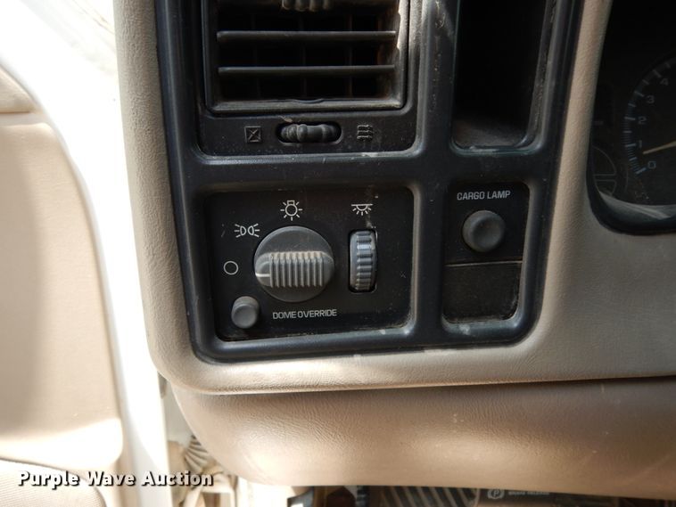 image for item DC2059 2001 Chevrolet Silverado 1500  Ext. Cab pickup truck