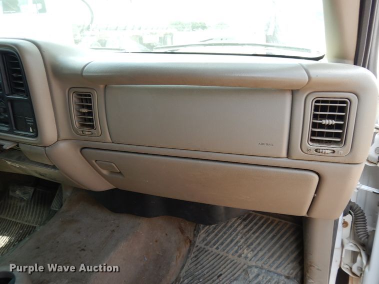 image for item DC2059 2001 Chevrolet Silverado 1500  Ext. Cab pickup truck