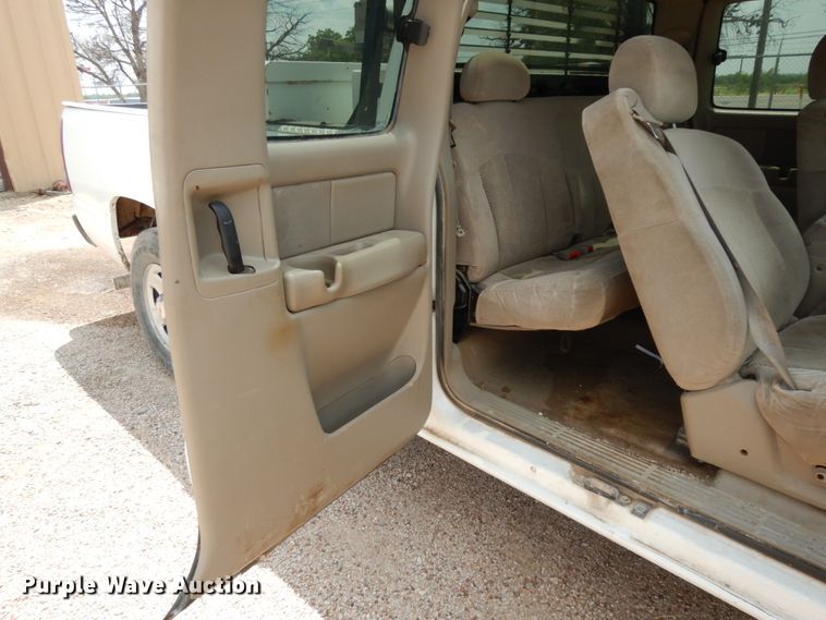 image for item DC2059 2001 Chevrolet Silverado 1500  Ext. Cab pickup truck