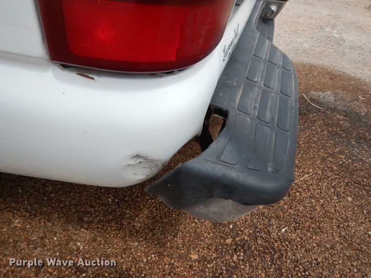 image for item DC2059 2001 Chevrolet Silverado 1500  Ext. Cab pickup truck