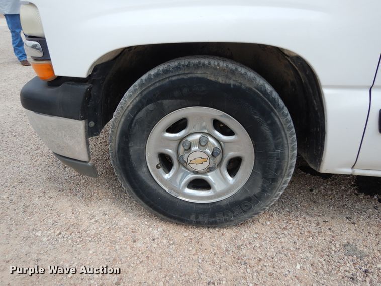 image for item DC2059 2001 Chevrolet Silverado 1500  Ext. Cab pickup truck