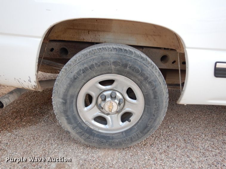 image for item DC2059 2001 Chevrolet Silverado 1500  Ext. Cab pickup truck