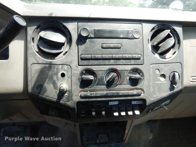 image for item DF4191 2008 Ford F550 Super Duty  truck cab and chassis