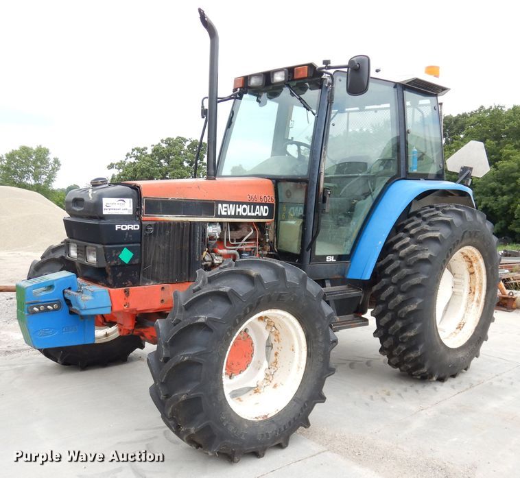 image for item DG0666 New Holland  MFWD tractor