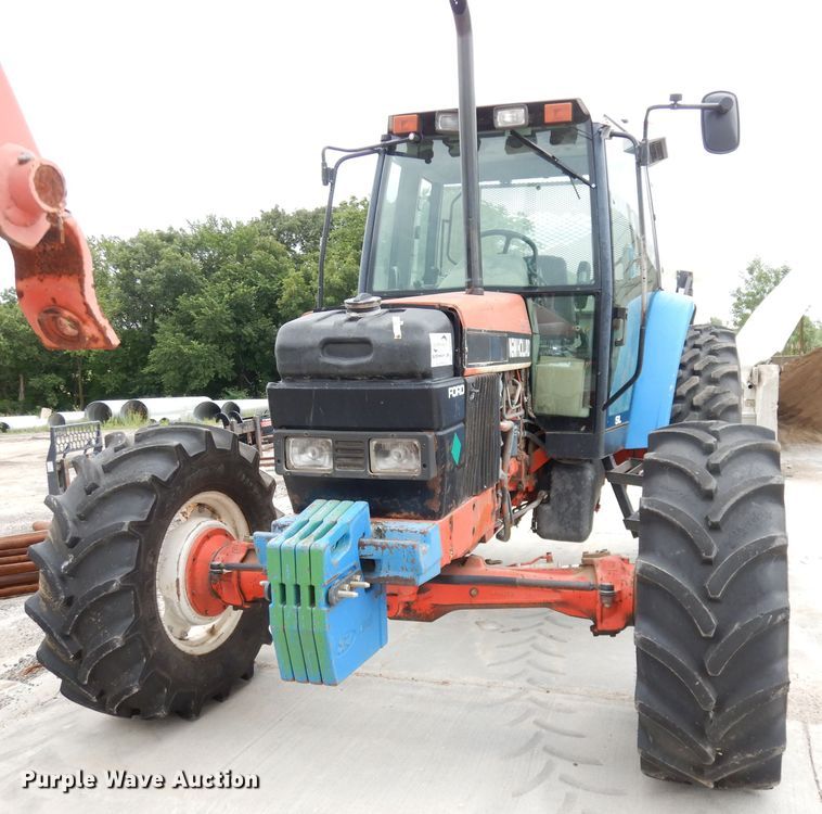 image for item DG0666 New Holland  MFWD tractor