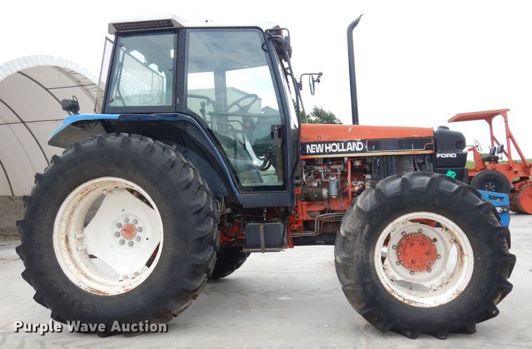 image for item DG0666 New Holland  MFWD tractor