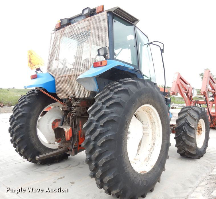 image for item DG0666 New Holland  MFWD tractor