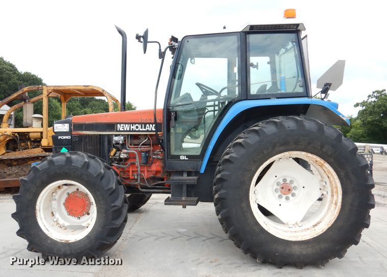 image for item DG0666 New Holland  MFWD tractor