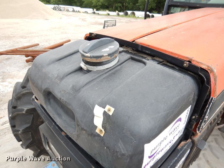 image for item DG0666 New Holland  MFWD tractor