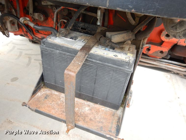 image for item DG0666 New Holland  MFWD tractor