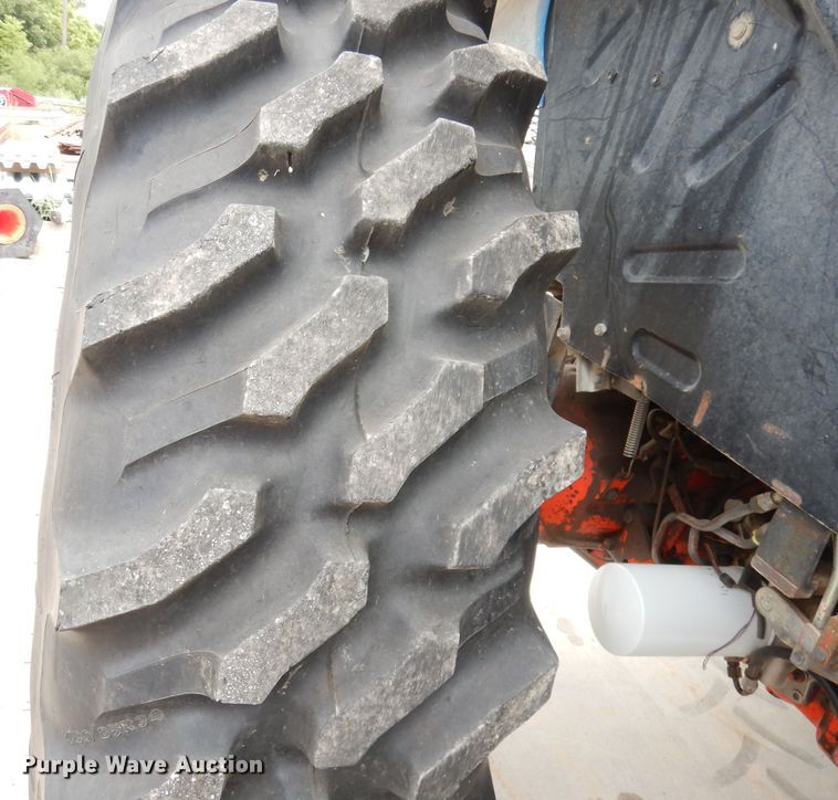 image for item DG0666 New Holland  MFWD tractor