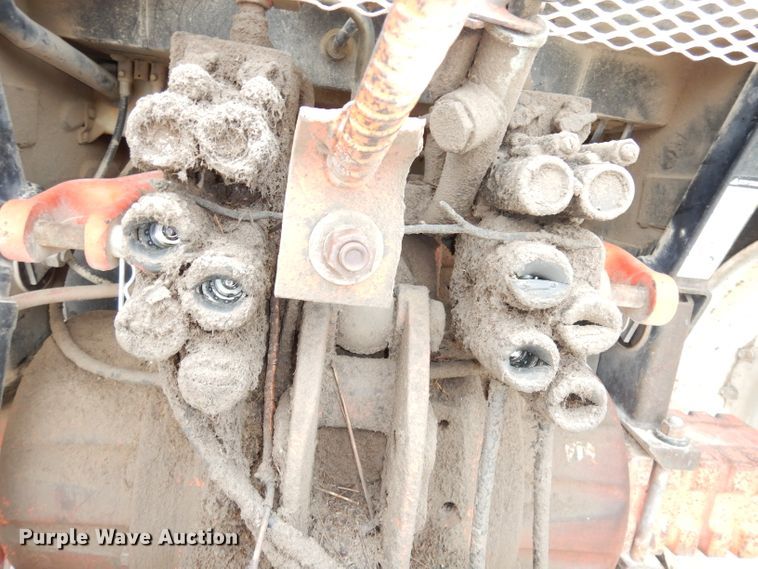 image for item DG0666 New Holland  MFWD tractor