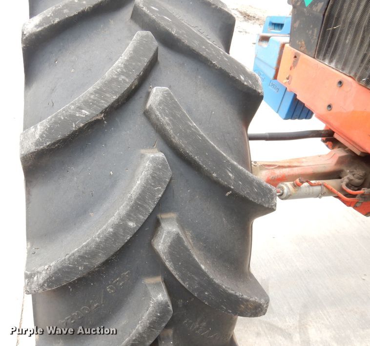 image for item DG0666 New Holland  MFWD tractor