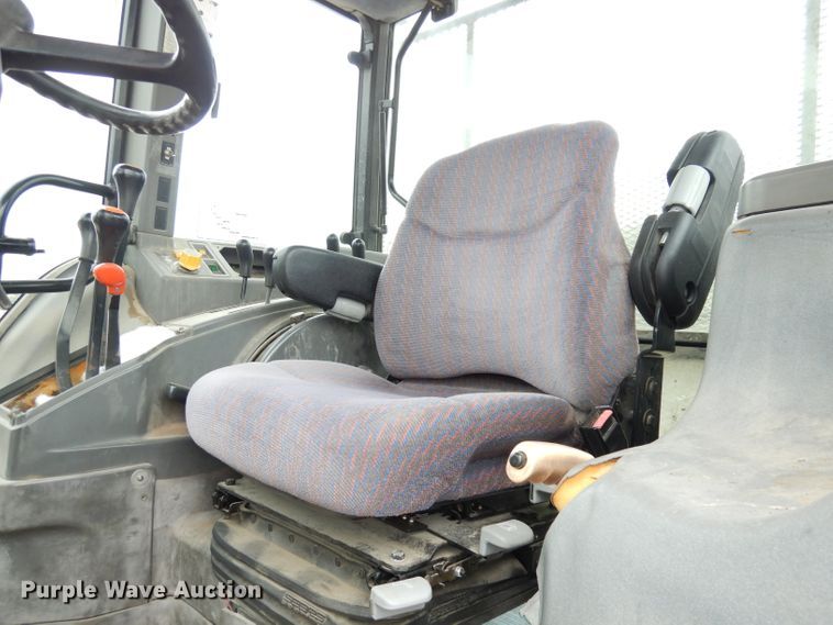 image for item DG0666 New Holland  MFWD tractor