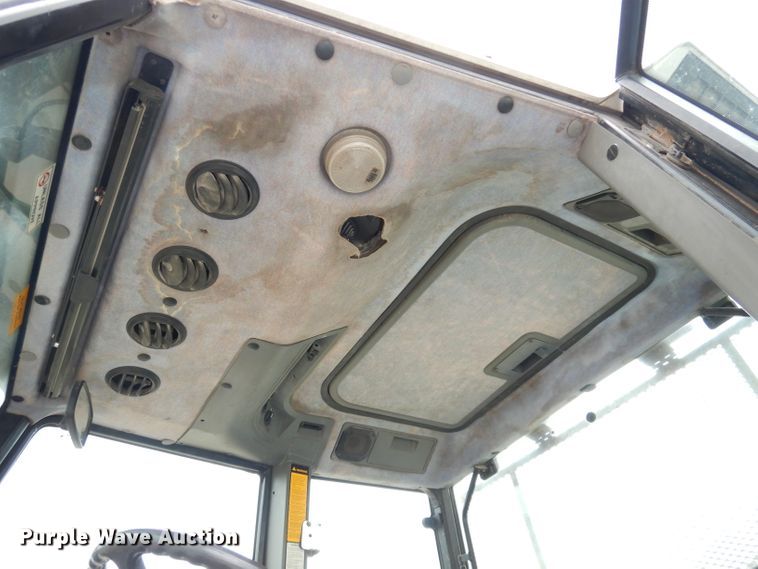 image for item DG0666 New Holland  MFWD tractor