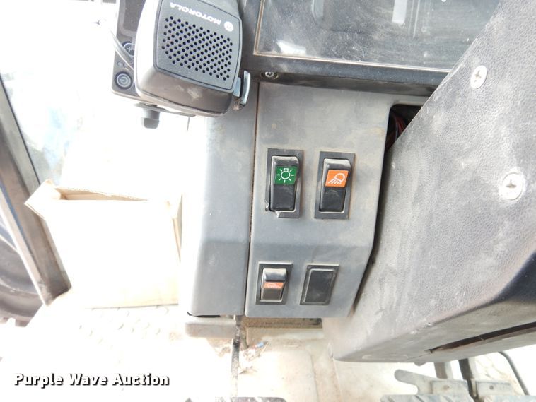 image for item DG0666 New Holland  MFWD tractor