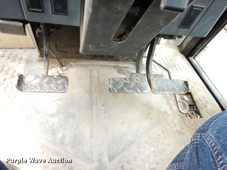 image for item DG0666 New Holland  MFWD tractor