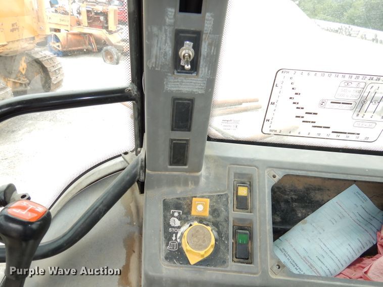 image for item DG0666 New Holland  MFWD tractor