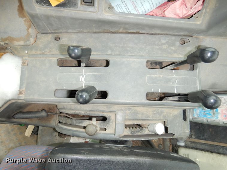 image for item DG0666 New Holland  MFWD tractor