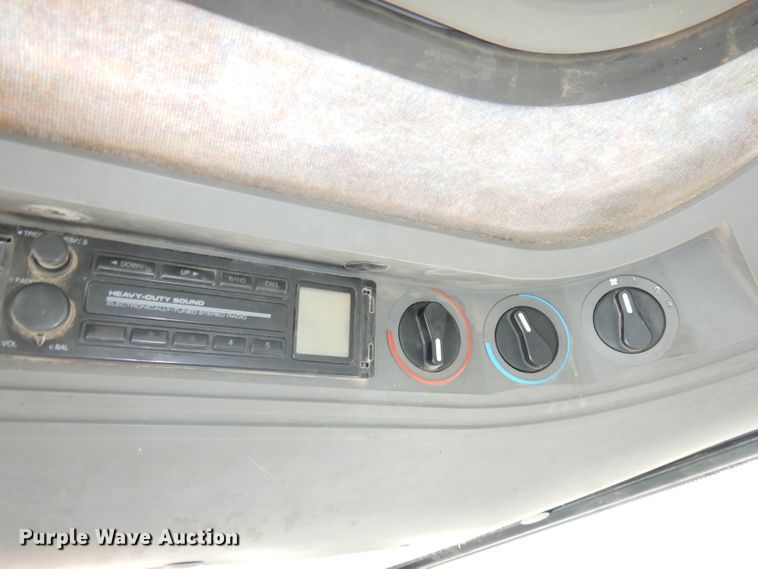 image for item DG0666 New Holland  MFWD tractor