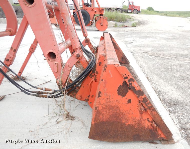 image for item DG0666 New Holland  MFWD tractor