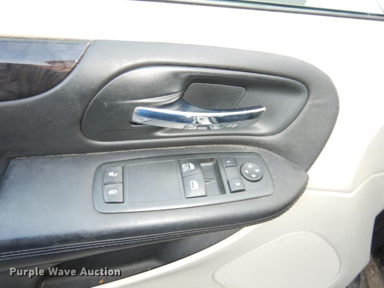 image for item DG0690 2012 Dodge Grand Caravan  van