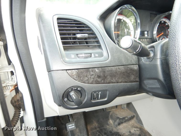 image for item DG0690 2012 Dodge Grand Caravan  van