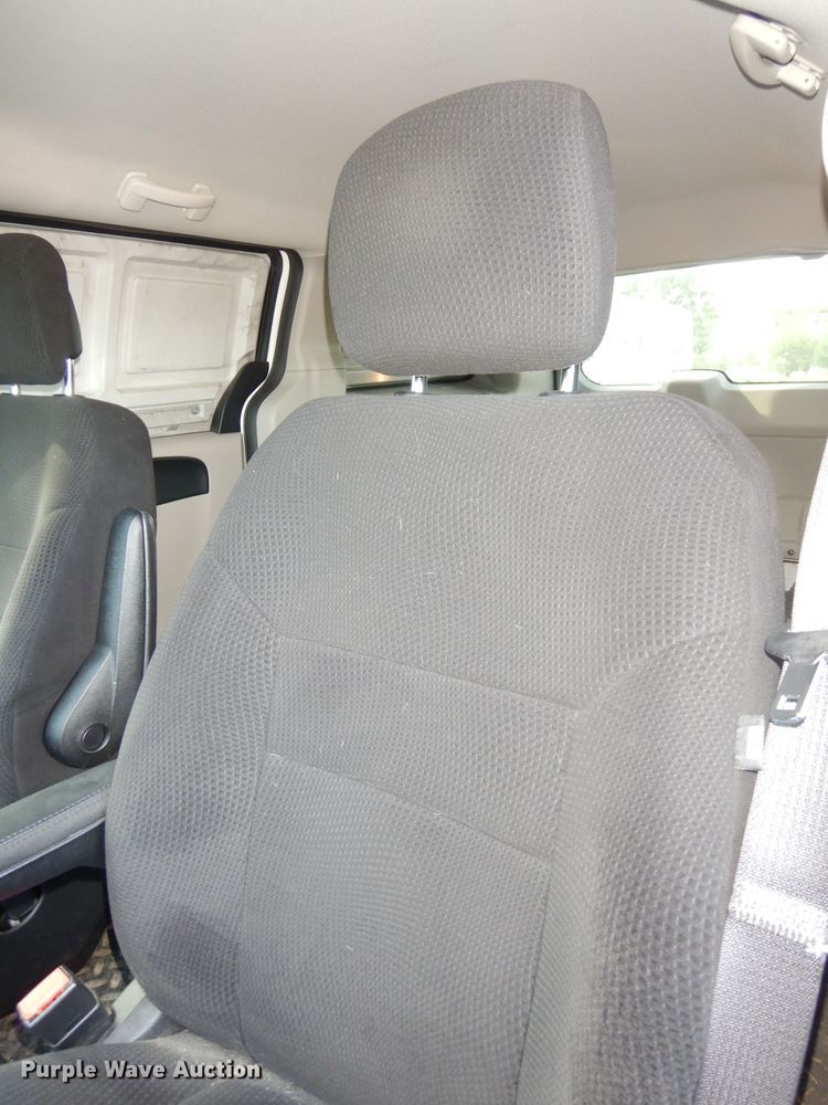 image for item DG0690 2012 Dodge Grand Caravan  van