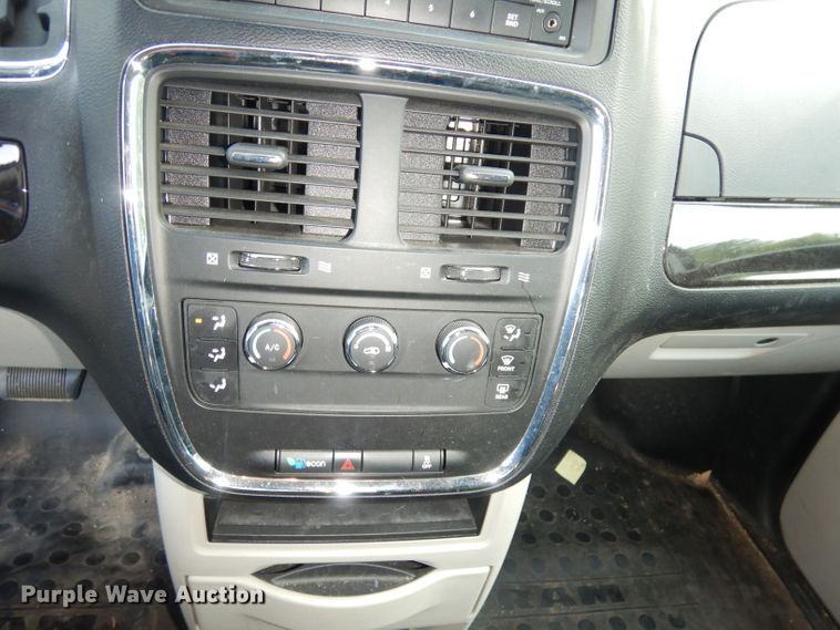 image for item DG0690 2012 Dodge Grand Caravan  van