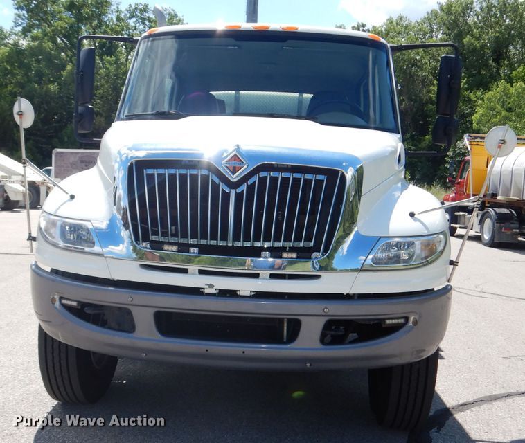 image for item DI6692 2011 International DuraStar 4400  sewer jetter truck