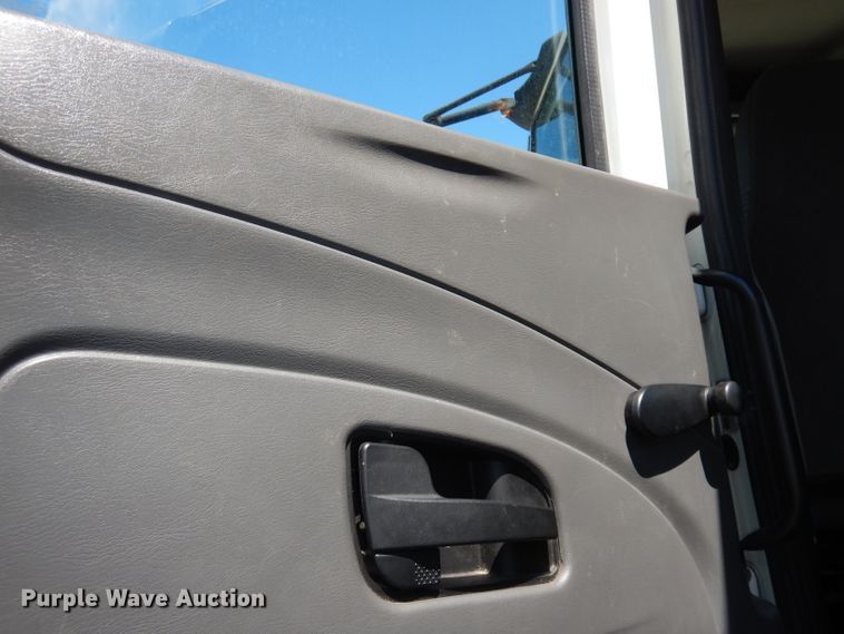 image for item DI6692 2011 International DuraStar 4400  sewer jetter truck