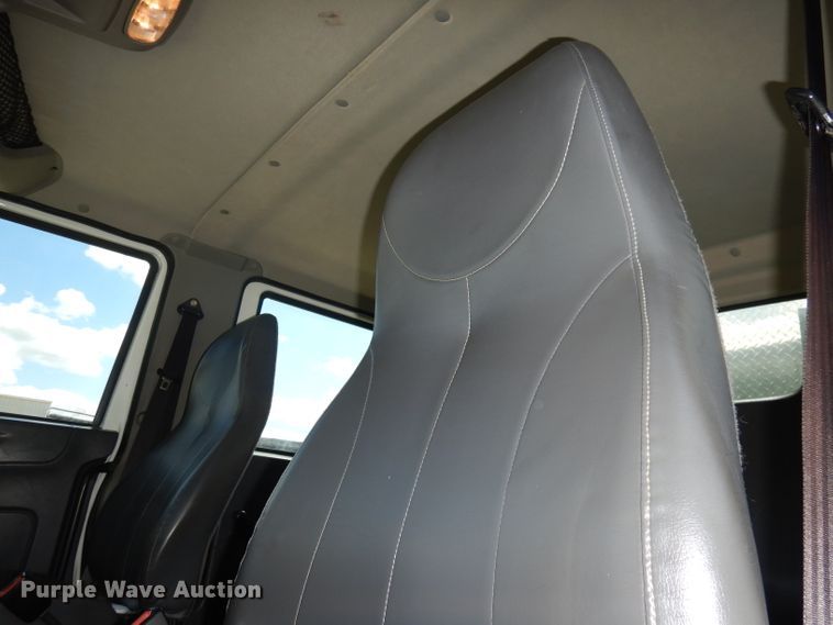 image for item DI6692 2011 International DuraStar 4400  sewer jetter truck