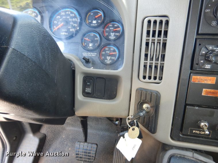 image for item DI6692 2011 International DuraStar 4400  sewer jetter truck