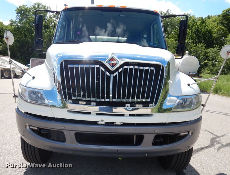 image for item DI6692 2011 International DuraStar 4400  sewer jetter truck