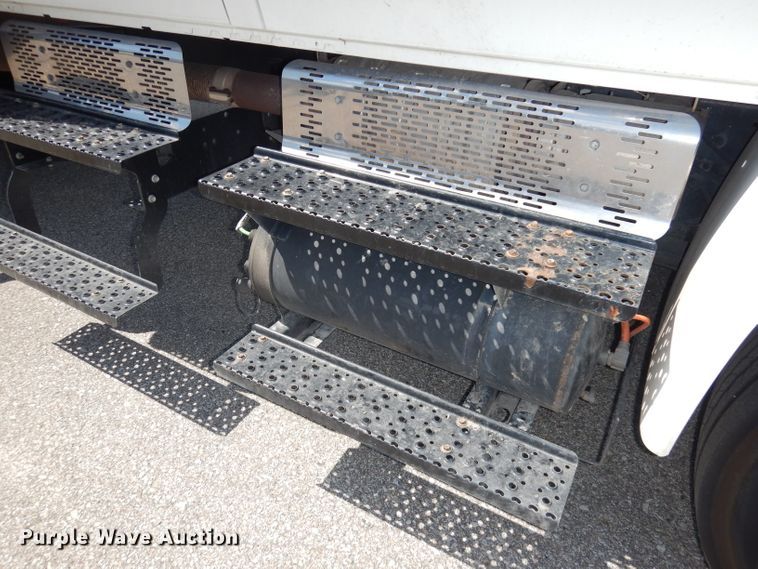 image for item DI6692 2011 International DuraStar 4400  sewer jetter truck