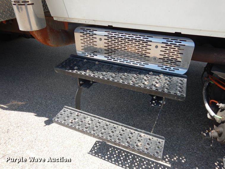 image for item DI6692 2011 International DuraStar 4400  sewer jetter truck