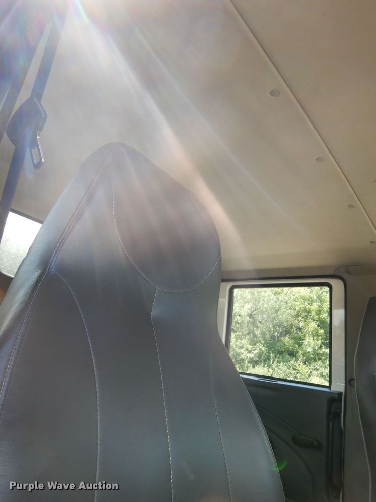 image for item DI6692 2011 International DuraStar 4400  sewer jetter truck