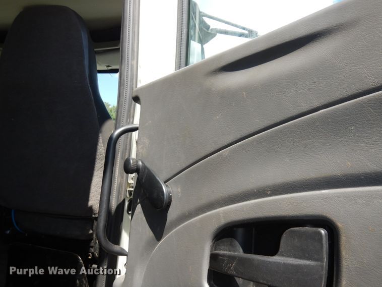 image for item DI6692 2011 International DuraStar 4400  sewer jetter truck