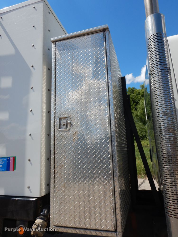 image for item DI6692 2011 International DuraStar 4400  sewer jetter truck