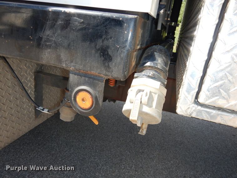 image for item DI6692 2011 International DuraStar 4400  sewer jetter truck