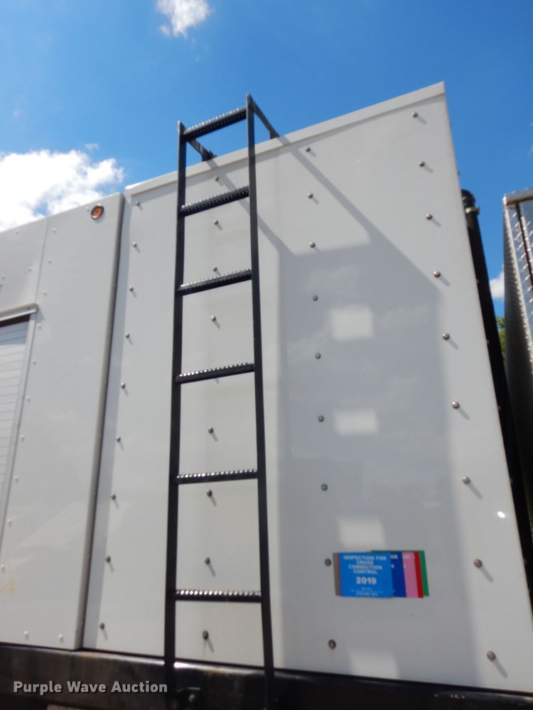 image for item DI6692 2011 International DuraStar 4400  sewer jetter truck