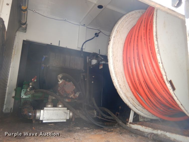 image for item DI6692 2011 International DuraStar 4400  sewer jetter truck