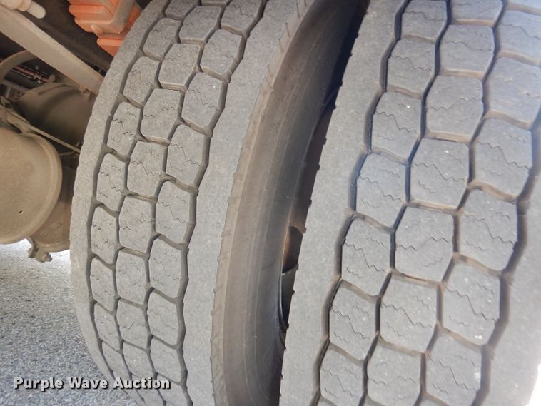 image for item DI6692 2011 International DuraStar 4400  sewer jetter truck