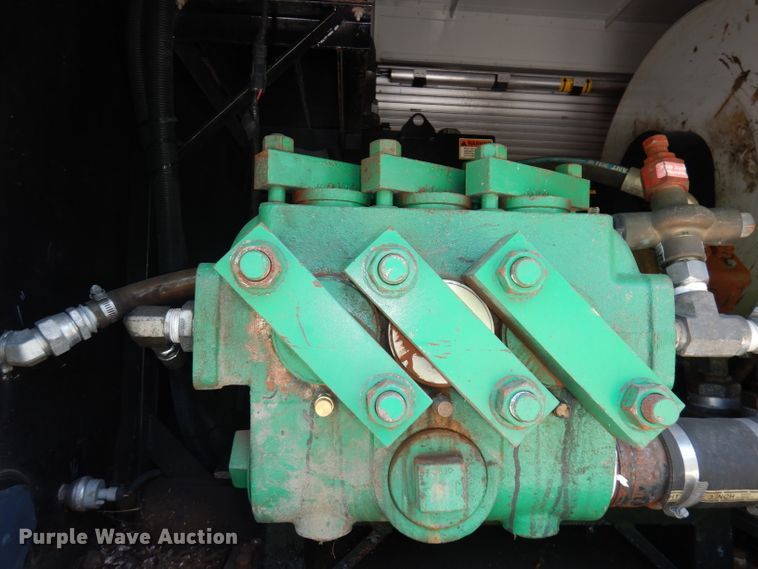 image for item DI6692 2011 International DuraStar 4400  sewer jetter truck