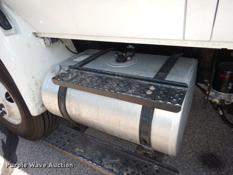 image for item DI6692 2011 International DuraStar 4400  sewer jetter truck