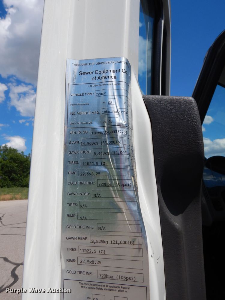 image for item DI6692 2011 International DuraStar 4400  sewer jetter truck