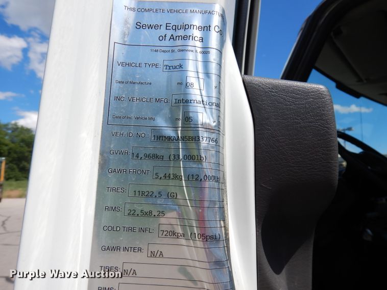 image for item DI6692 2011 International DuraStar 4400  sewer jetter truck