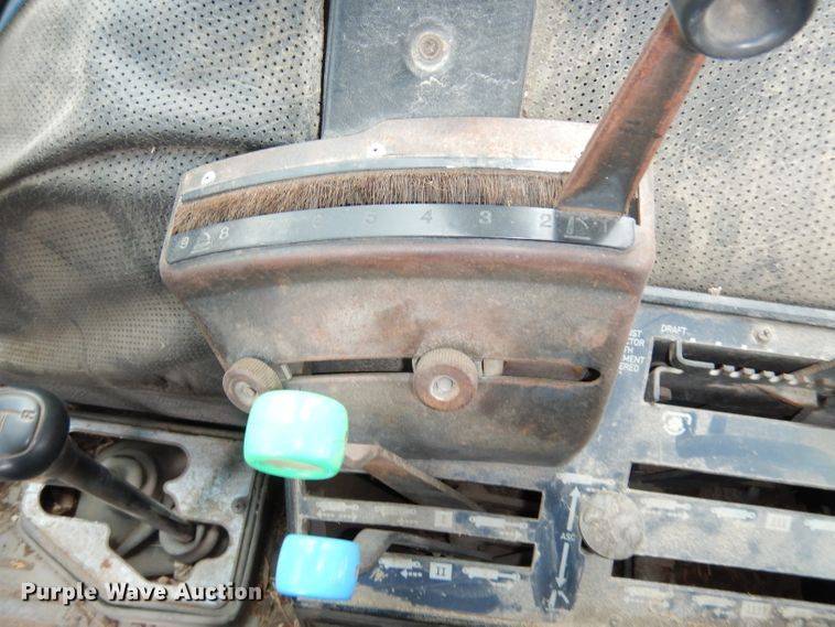 image for item DI6694 Ford 6610  tractor